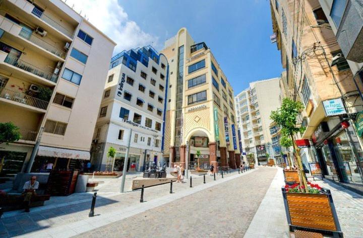 Spacious Apartment Steps To The Promenade Sliema Ngoại thất bức ảnh