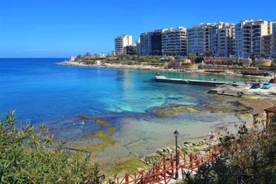 Spacious Apartment Steps To The Promenade Sliema Ngoại thất bức ảnh