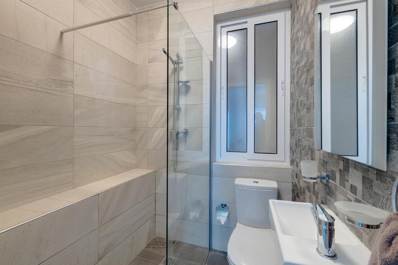 Spacious Apartment Steps To The Promenade Sliema Ngoại thất bức ảnh